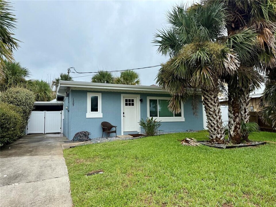 1209 S Central Ave in Flagler Beach, FL - Building Photo