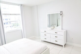 600 S Dixie Hwy in West Palm Beach, FL - Building Photo - Building Photo