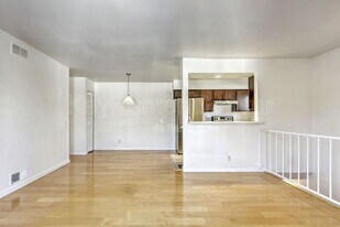 9195 Lehigh Ave in Denver, CO - Building Photo