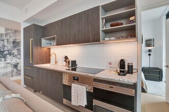 601 NE 1st Ave in Miami, FL - Building Photo - Building Photo