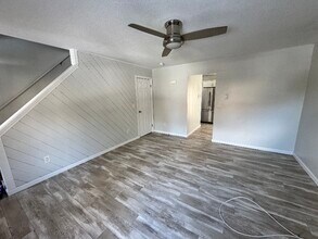 371 Emmett St in Bristol, CT - Building Photo - Building Photo