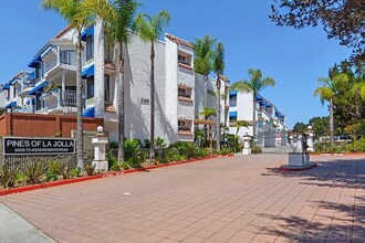 8308 Regents Rd, Unit Pines La Jolla in San Diego, CA - Building Photo - Building Photo