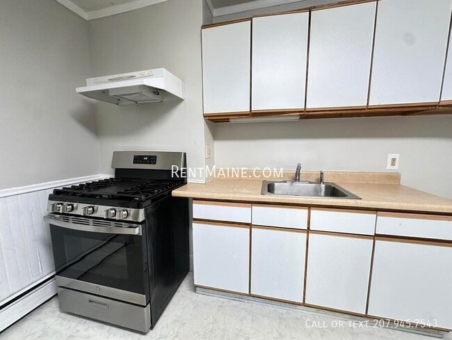 101 Sanford St in Bangor, ME - Foto de edificio - Building Photo