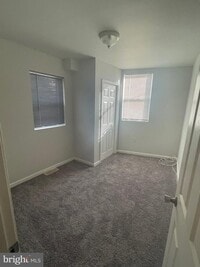 725 E Biddle St photo'