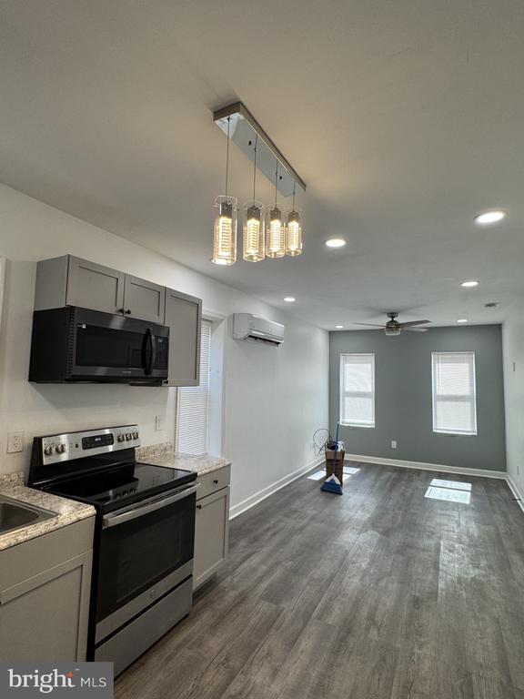 214 W 8th St in Chester, PA - Building Photo - Building Photo