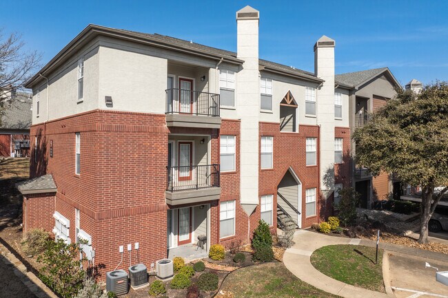 Saratoga in Lewisville, TX - Building Photo - Building Photo