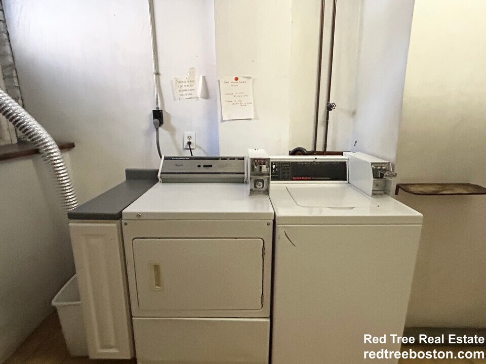 175 Harvard St, Unit 1 in Brookline, MA - Building Photo