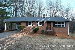 718 Doug St in Roxboro, NC - Building Photo