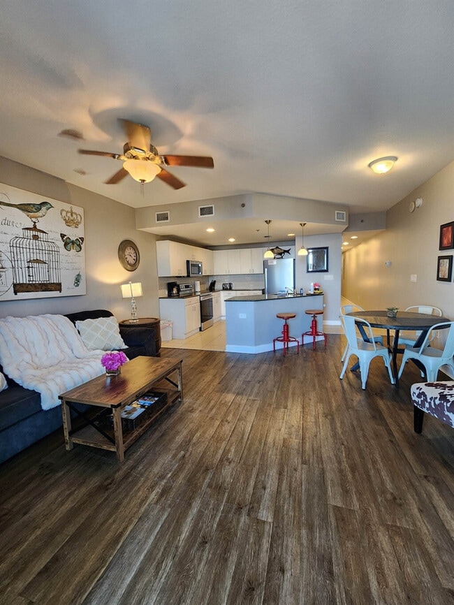 11800 Front Beach Rd