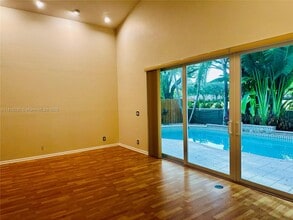 10561 NW 11th Ct in Plantation, FL - Building Photo - Building Photo