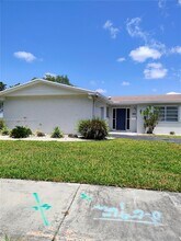 9941 SW 101st St in Miami, FL - Building Photo - Building Photo