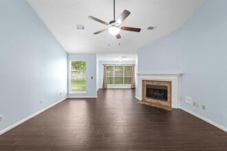 3909 Greenwood Dr in Pearland, TX - Building Photo - Building Photo