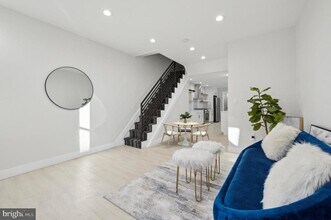 2425 Turner St in Philadelphia, PA - Building Photo - Building Photo