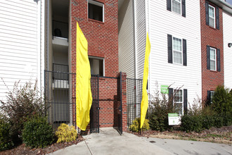 Campus East Apartments in Greensboro, NC - Building Photo - Building Photo