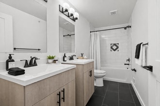 Cranbrook Centre - Southfield, MI in Southfield, MI - Foto de edificio - Building Photo