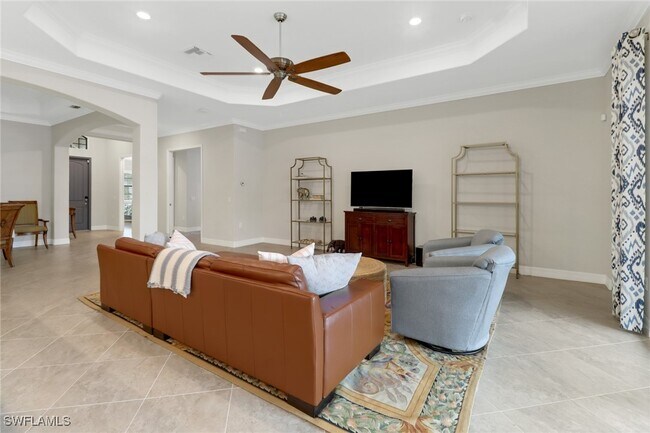 1878 Mustique St in Naples, FL - Foto de edificio - Building Photo