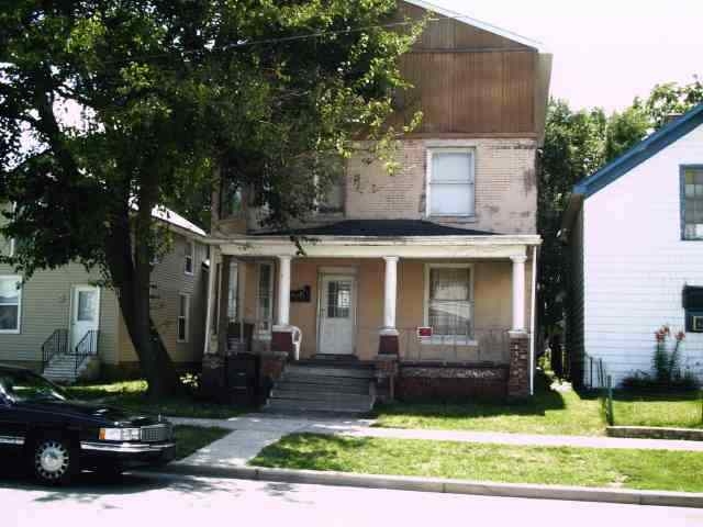 621 W Marion St in Elkhart, IN - Foto de edificio