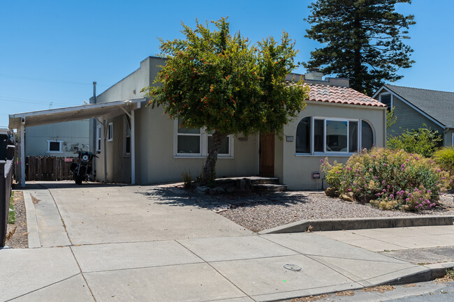 1417 Carmel St in San Luis Obispo, CA - Building Photo - Building Photo