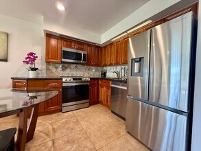 620 Greensward Ln in Delray Beach, FL - Foto de edificio - Building Photo