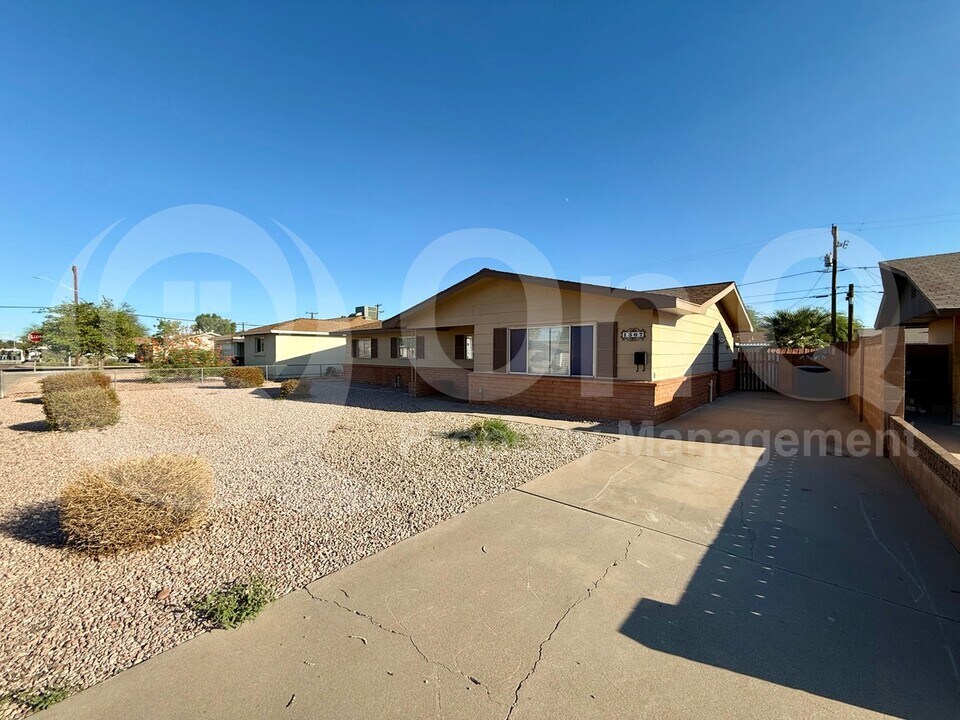 1307 W Elna Rae St in Tempe, AZ - Building Photo