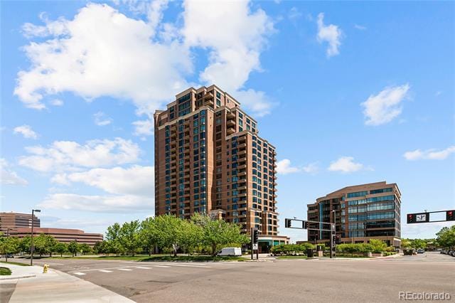 8100 E Union Ave in Denver, CO - Building Photo - Building Photo