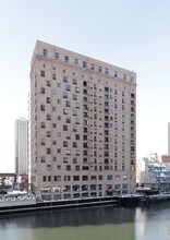 Fulton House in Chicago, IL - Building Photo - Building Photo