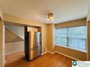 102 Quaker Dr, Unit 23 in Bethlehem, PA - Foto de edificio - Building Photo