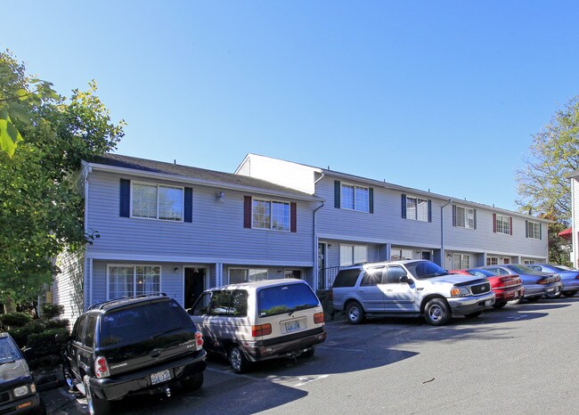 Highland Townhomes in Everett, WA - Foto de edificio - Building Photo