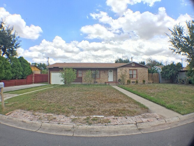 1804 N Broadway St in McAllen, TX - Building Photo - Building Photo
