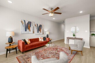 253 Fieldwood Dr in Buda, TX - Building Photo - Building Photo