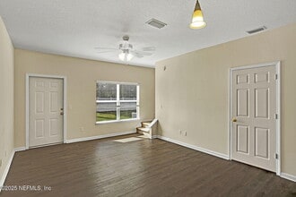 1205 Southern Stream Ct in Jacksonville, FL - Building Photo - Building Photo