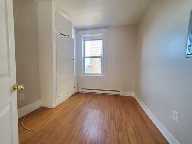 41 Leonard St, Unit 5 in Jersey City, NJ - Building Photo - Building Photo