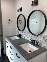 6327 SW 44th St in Miami, FL - Building Photo - Building Photo