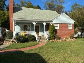 10830 Fairchester Dr in Fairfax, VA - Building Photo