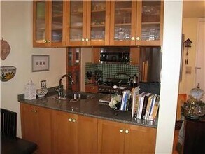300 Albany St in New York, NY - Building Photo - Building Photo