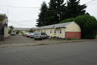 Carlton Way Apartments in Salem, OR - Building Photo - Other