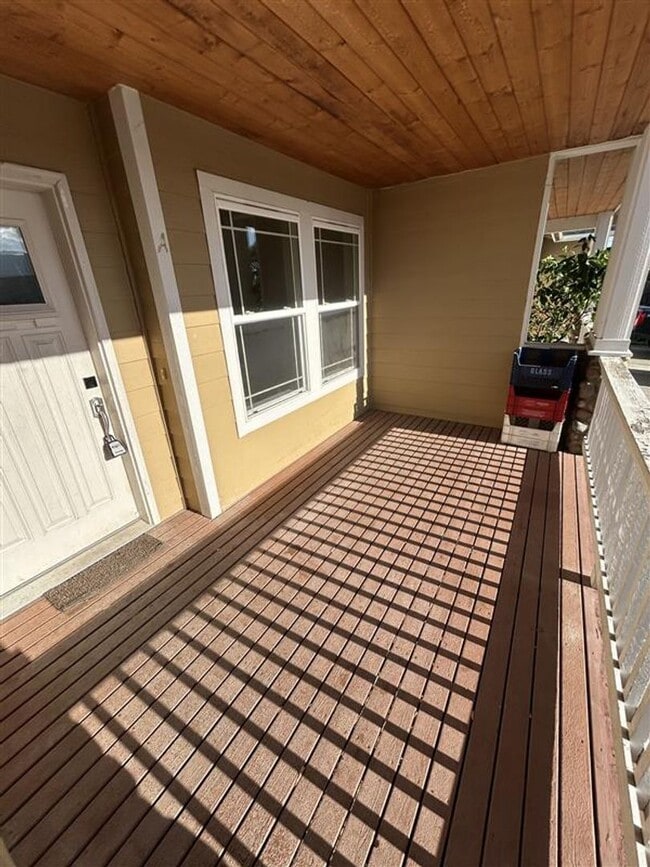 property at 203 Walnut Grove Ct