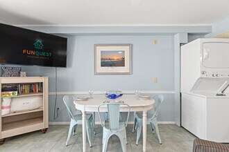 5004 S Thomas Dr in Panama City Beach, FL - Building Photo - Building Photo