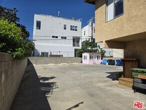 1233 Tamarind Ave in Los Angeles, CA - Building Photo - Building Photo