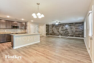 304 Sportsman Dr in La Vergne, TN - Foto de edificio - Building Photo