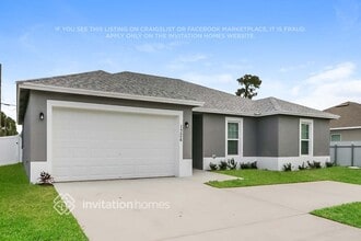 1306 SW Del Rio Blvd in Port St. Lucie, FL - Building Photo - Building Photo