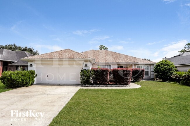 789 Hickory Lakes Dr E