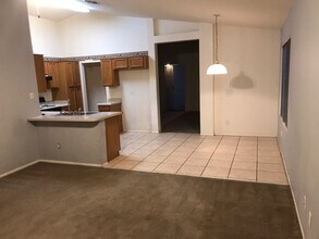 8330 W Baxter Dr in Phoenix, AZ - Building Photo - Building Photo