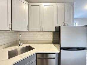 510 W Belmont Ave, Unit K5 in Chicago, IL - Building Photo - Building Photo