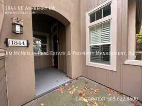 1844 NE Ashberry Dr in Hillsboro, OR - Building Photo - Building Photo