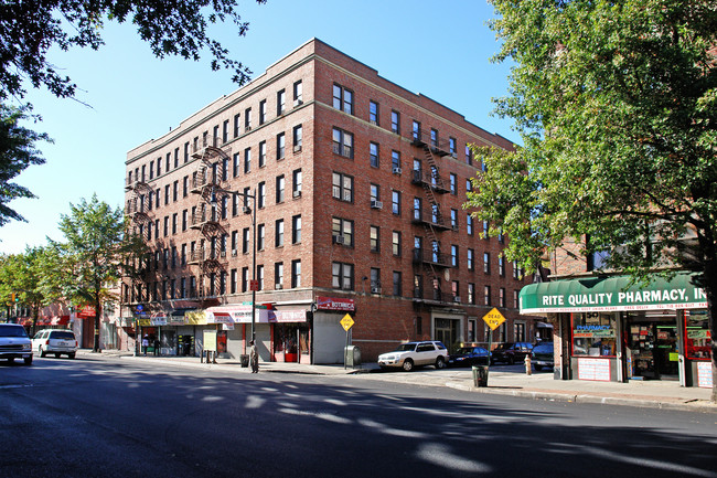 1 Chester Ct in Brooklyn, NY - Foto de edificio - Building Photo