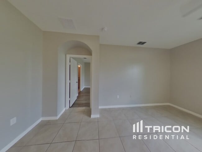 316 Harbour Wy in Mulberry, FL - Building Photo - Building Photo