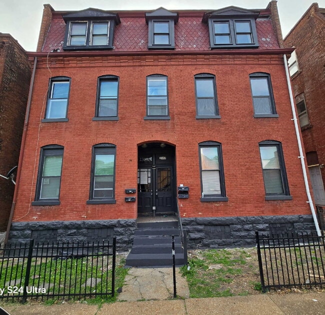 property at 2317 Indiana Ave