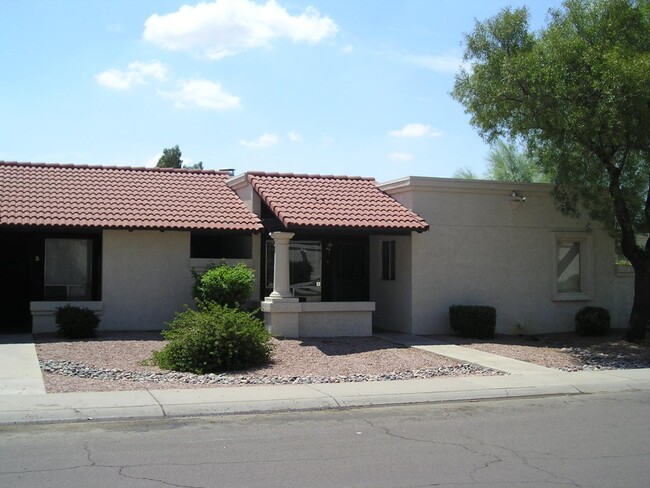 property at 601 W Tonopah Dr