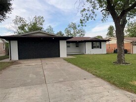 2800 Sadler Ave in Fort Worth, TX - Building Photo